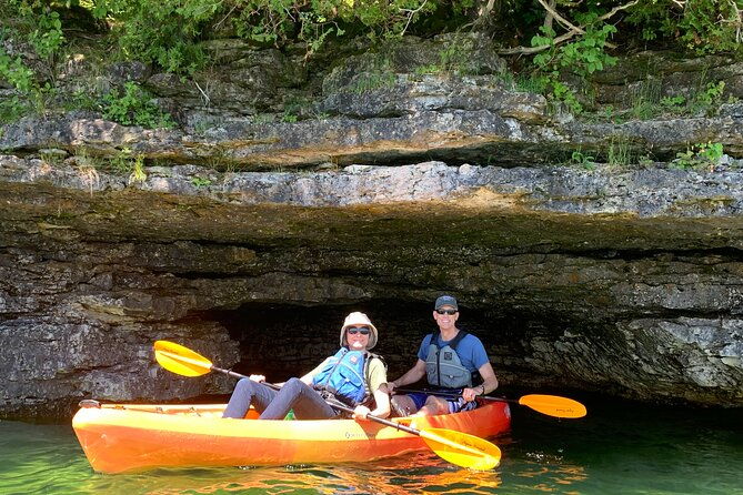 cave-point-kayak-tour-3