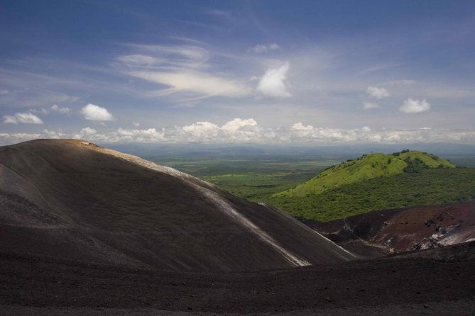 cerro-negro-and-volcano-sand-boarding-from-leon