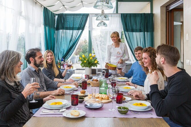 cesarine-dining-cooking-demo-at-locals-home-in-naples