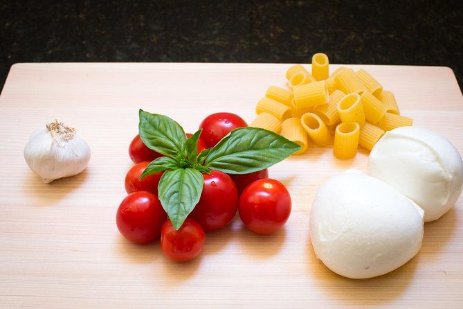 cesarine-market-tour-cooking-class-at-locals-home-in-lucca-2