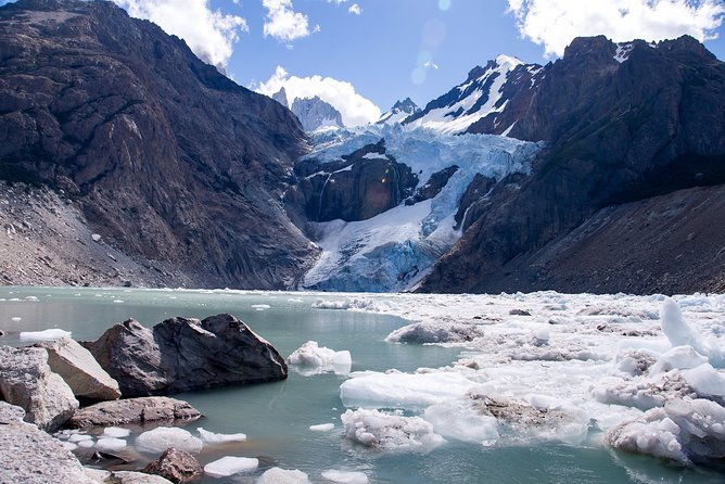 chalten-trekking-lake-of-the-three-from-calafate-with-guide