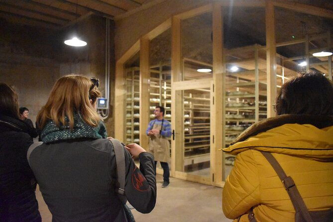 cheese-factory-workshop-with-wine-tasting-in-requena-valencia