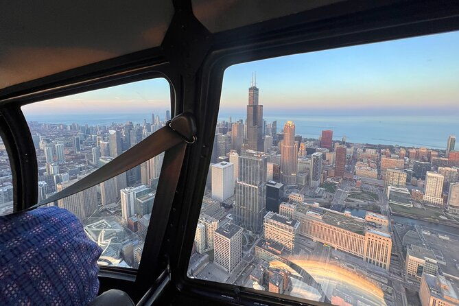 chicago-helicopter-25-mile-tour-for-up-to-three-passengers