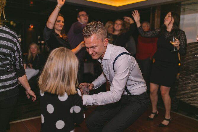 chicago-new-years-eve-buffet-dinner-cruise-on-lake-michigan