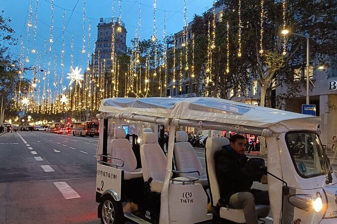 christmas-lights-tour-of-barcelona-in-private-eco-tuk-tuk-2