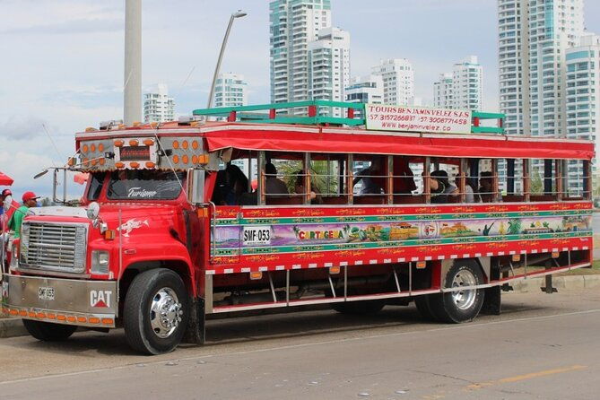 city-tours-in-a-cultural-chiva-in-cartagena