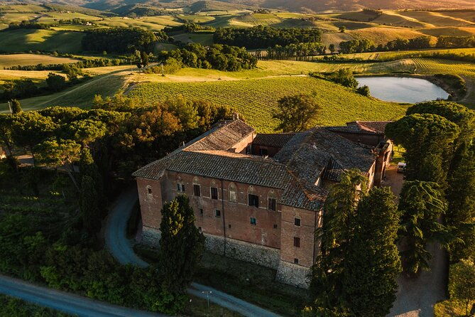 club-brunello-private-tasting-with-lunch-in-a-castle-winery