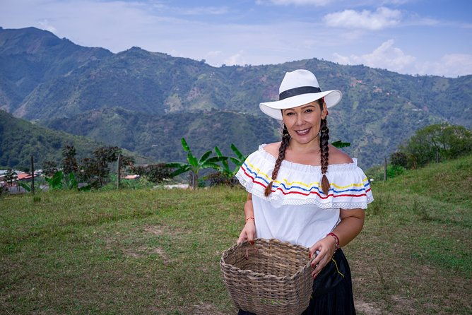 coffee-tour-in-medellin-transportation-snack-and-lunch