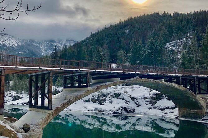 combo-scenic-drive-2hr-snowshoeing-tour-in-glacier-national-park