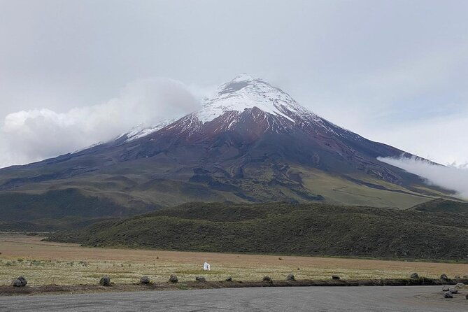 cotopaxi-and-volcanoes-avenue