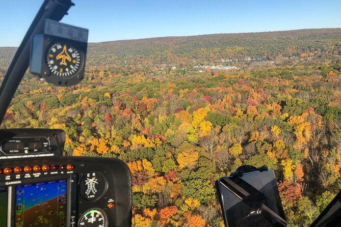 couples-private-hudson-valley-fall-foliage-helicopter-tour-from-westchester