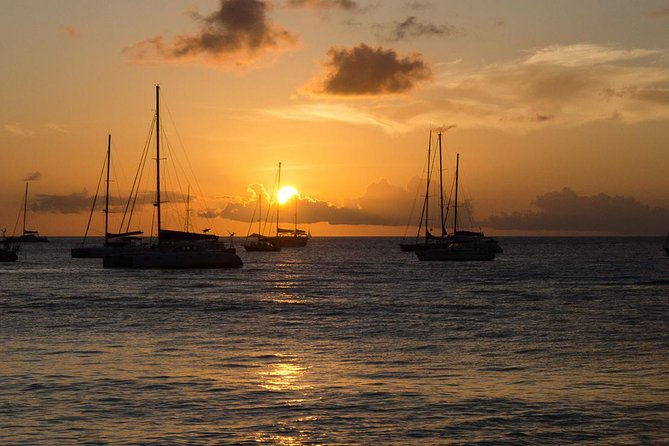 cruise-sunset-party-in-castries
