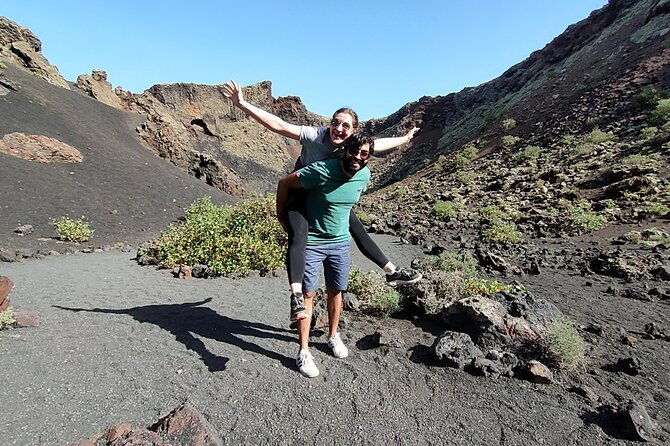 cycle-among-volcanoes-discover-the-essence-of-lanzarote
