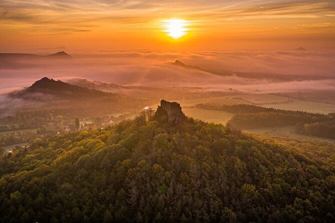 czech-countryside-scenical-hike-to-the-castle-local-deli-tasting