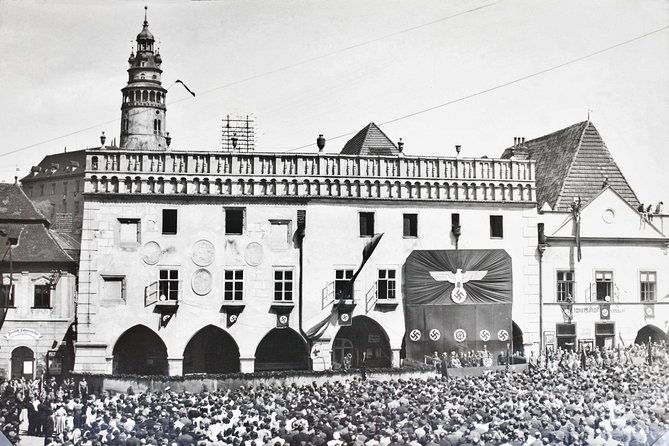 czech-krumlov-20th-century-tour