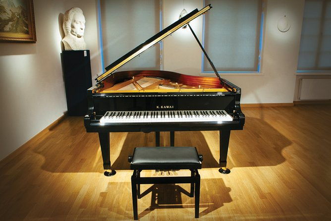 daily-live-piano-chopins-concerts-at-630-pm-in-the-warsaw-archdiocese-museum