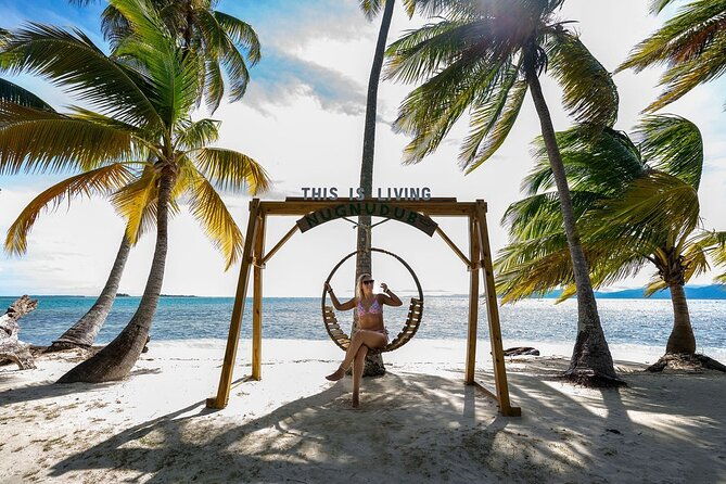 day-tour-beach-and-culture-san-blas-islands-3-islands-1-village