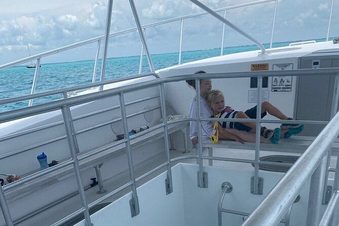 day-tour-glass-bottom-boat-in-islamorada