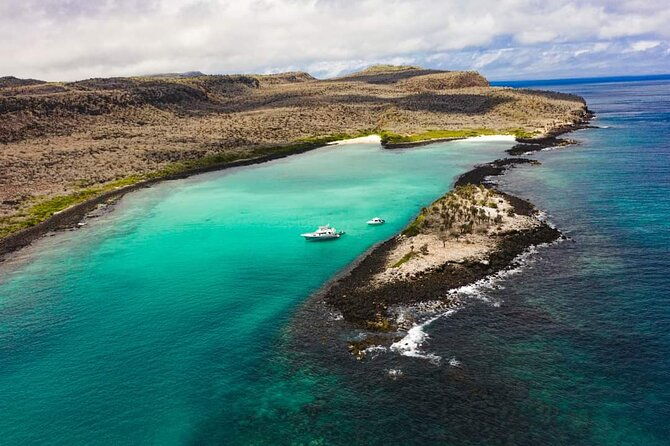 day-tour-to-santa-fe-island-and-hidden-beach-with-snorkeling-and-fishing