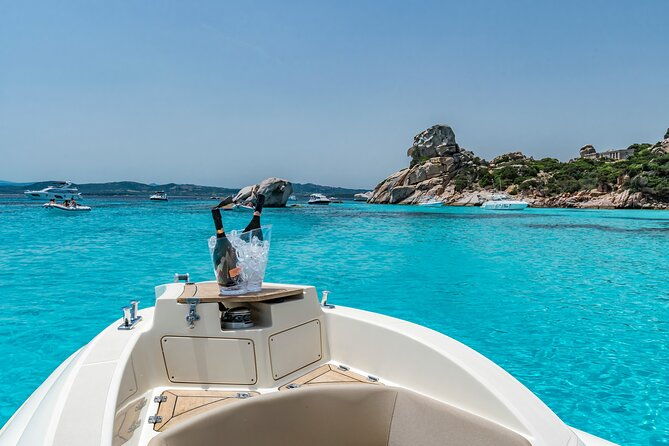 dinghy-rental-with-skipper-in-the-maddalena-archipelago