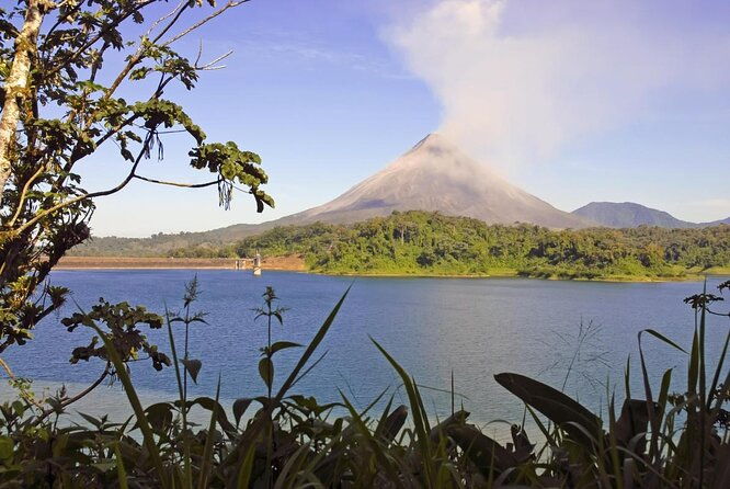 discover-the-beauty-of-arenal-lake-on-a-guided-kayaking-tour