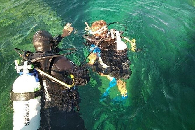 diving-baptism-with-cylinders-introdive-at-the-capo-carbonara-marine-protected-area-2