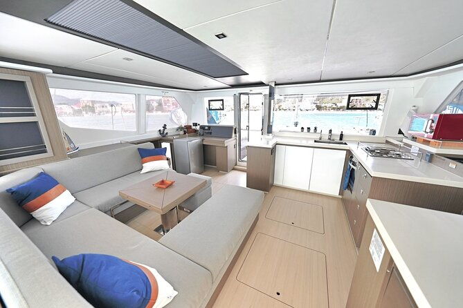 dont-worry-private-catamaran-cruise-sint-maarten-full-day-tour