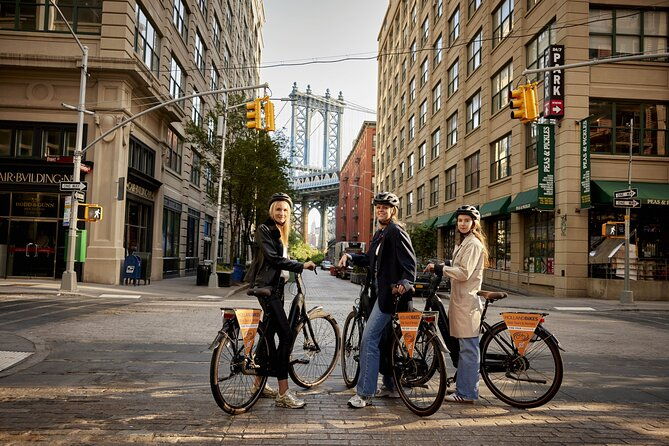 downtown-bike-tour-with-stylish-dutch-bikes