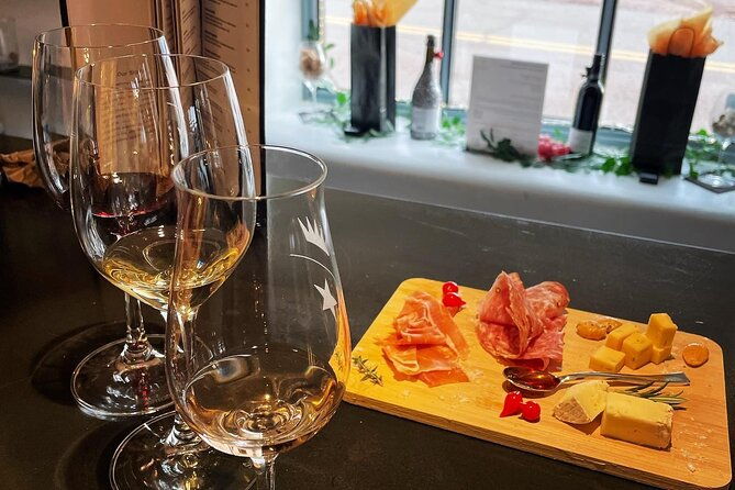 downtown-santa-fe-walking-wine-history-tapas-tour
