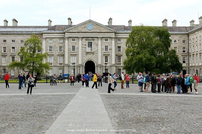 dublin-in-a-day-book-of-kells-guinness-storehouse-private-tour