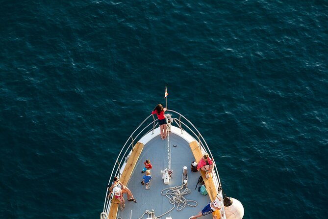 dubrovnik-guided-boat-tour-to-elaphiti-islands-blue-cave-option