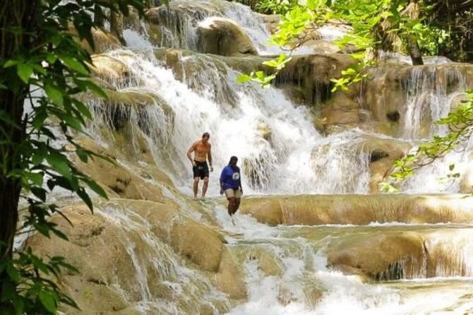 dunns-river-falls-bamboo-rafting-with-limestone-foot-massage
