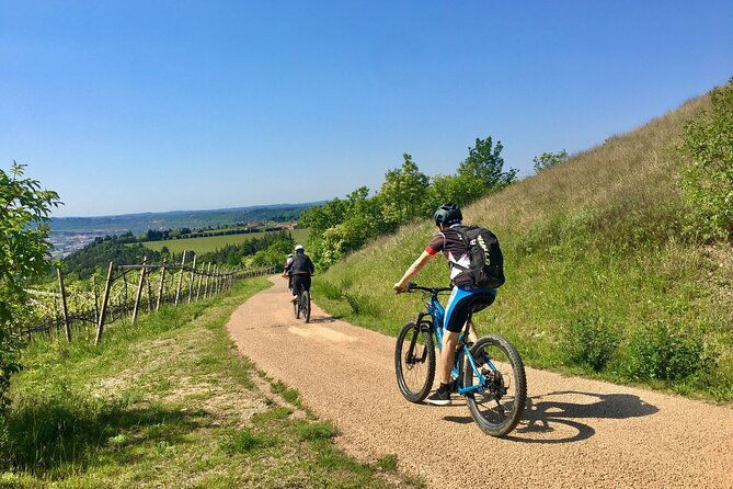 e-bike-tour-with-wine-tasting-from-salo