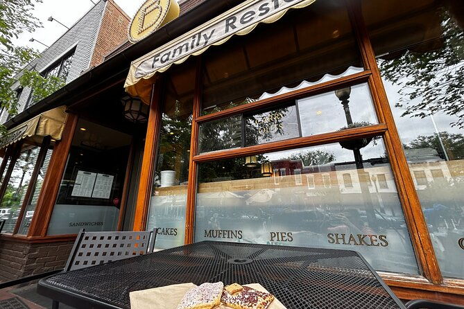 eastern-market-neighborhood-food-tour-5-food-stops-dessert