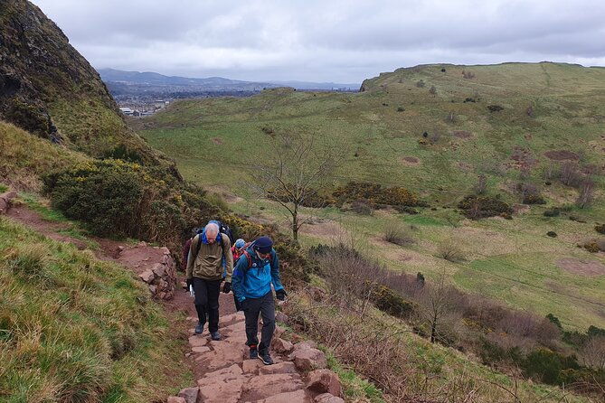 edinburgh-arthurs-seat-hike-with-local-guide
