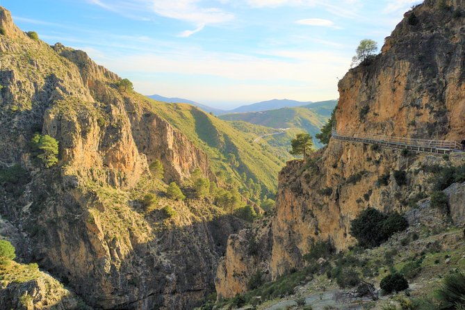 el-saltillo-gorge-and-white-village-hiking-tour-from-malaga