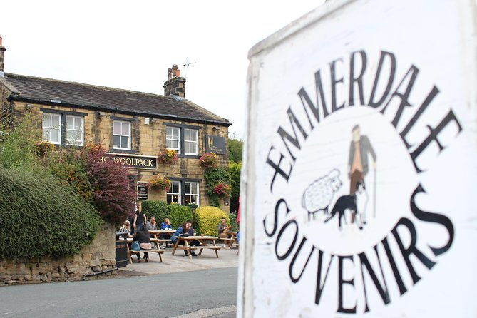 emmerdale-classic-locations-bus-tour-from-leeds