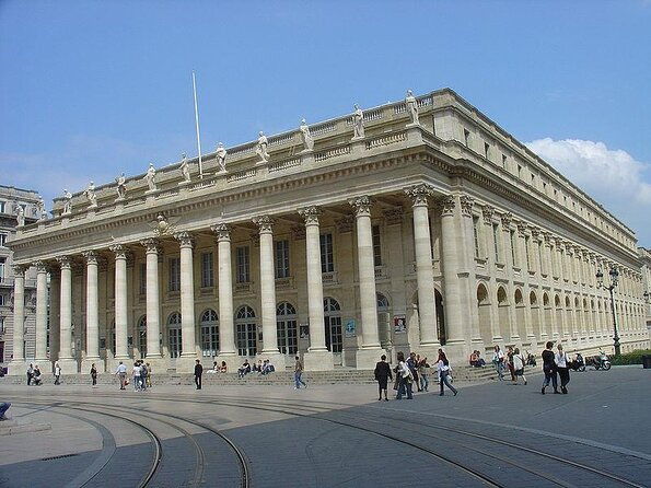 exclusive-discover-vibrant-bordeaux-at-night-night-tour