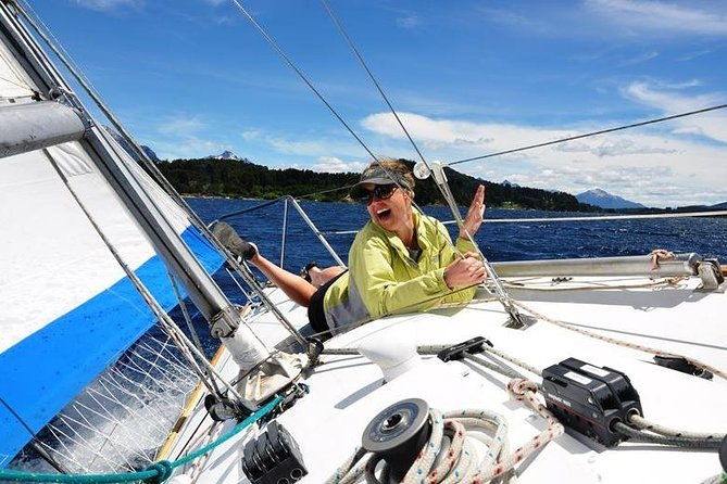 exclusive-sailboat-trip-through-the-lakes-of-bariloche