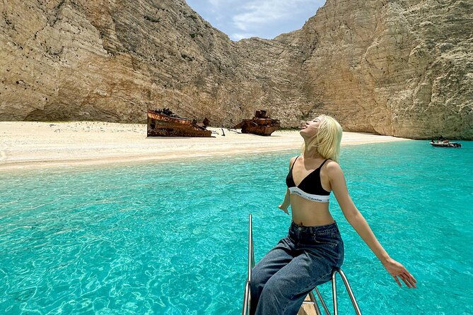 exclusive-shipwreck-blue-caves-tour-up-to-10-guests