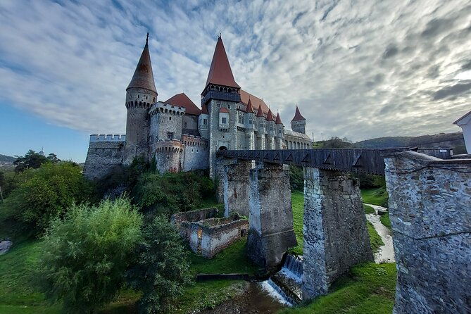 exclusive-tour-corvin-castle-alba-iulia-and-traditional-villages-from-sibiu-2