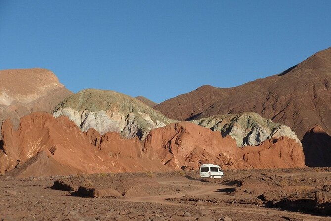 excursion-to-rainbow-valley-and-petroglyphs-yerbas-buenas