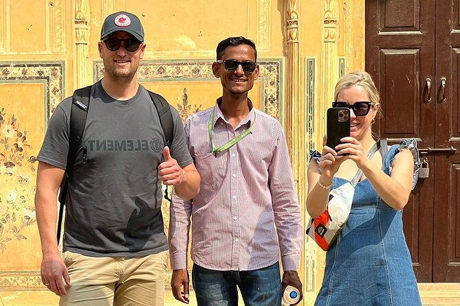 explore-local-experience-jaipur-sightseeing-tour-by-car-guide