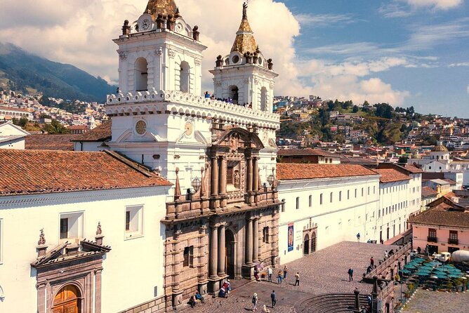 explore-old-town-quito-sightseeing-food-culture-small-group-walking-tour