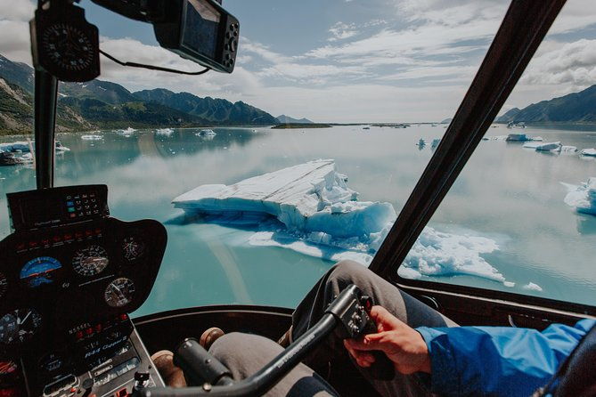extended-bear-glacier-scenic-flight