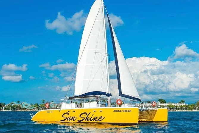 family-friendly-catamaran-cruise-sunset-ricks-cafe-snorkeling
