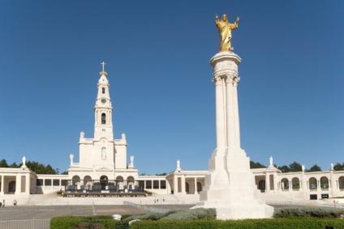 fatima-valinhos-sheppards-vilage-or-fatima-batalha