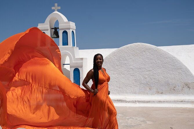 flying-dress-photoshoot-in-santorini-5