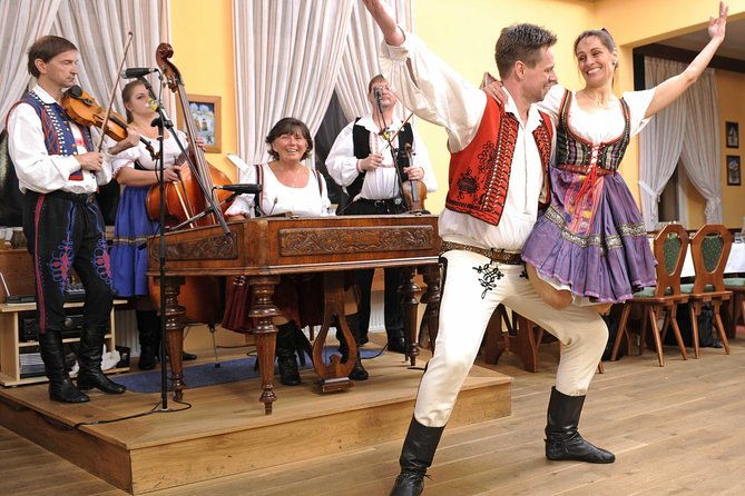 folklore-evening-with-music-and-dinner