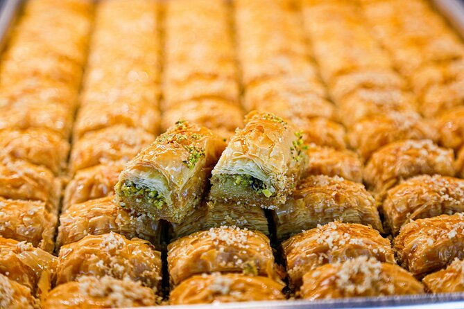 food-tour-in-mykonos-famous-tastings